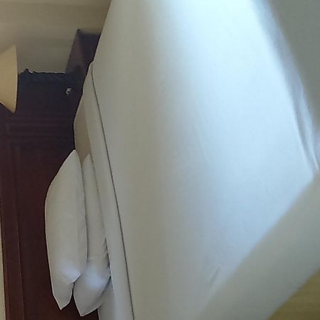 Archie Hotel Ternate Island Extérieur photo